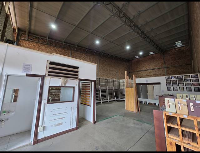 305M² WAREHOUSE TO LET IN MEADOWDALE
